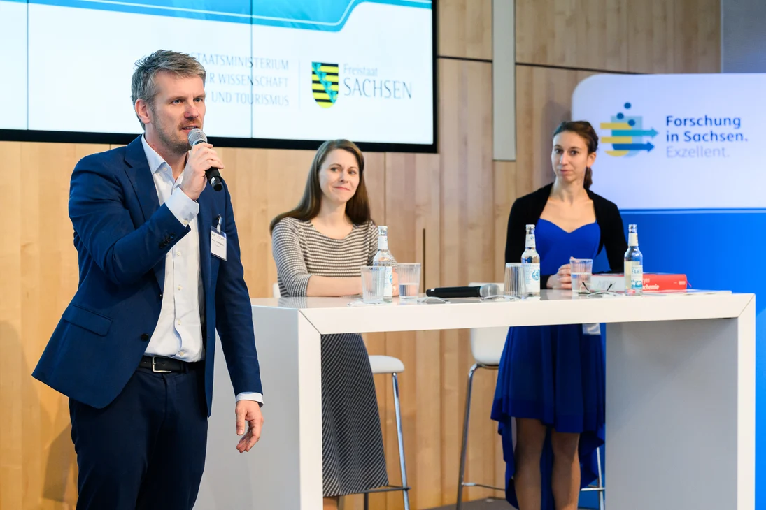 Finalisten im Ideenwettbewerb »Science on Stage«: vlnr: Prof. Dr. Jens Krzywinski, TU Dresden; Dr. Jana Tittmann-Otto, Fraunhofer-Institut für Werkzeugmaschinen und Umformtechnik IWU, Dr. Doreen Pretze, TU Dresden, Medizinische Fakultät Carl Gustav Carus