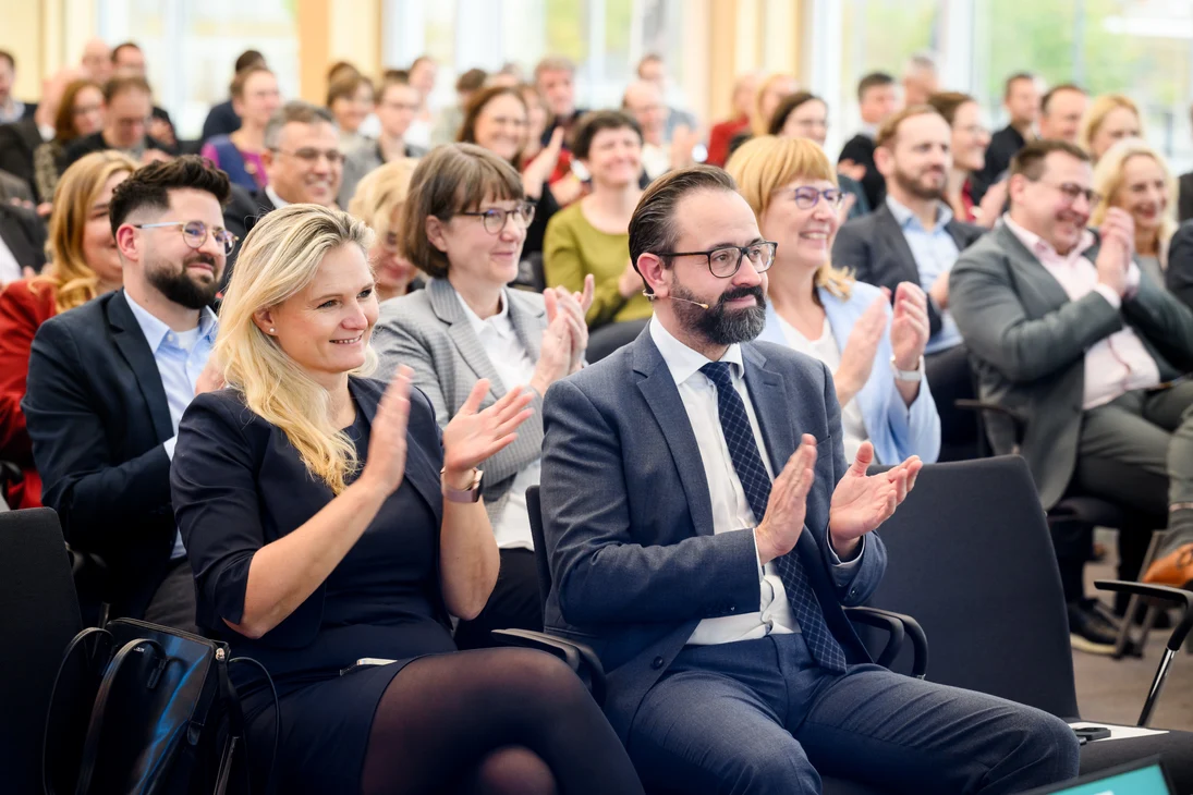Abschlusskonferenz zum Weißbuch-Prozess - in der Mitte Wissenschaftsminister Gemkow